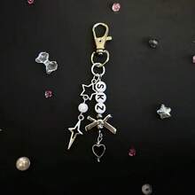 1 个 SKZ 钥匙扣 - K-Pop 风格串珠链，配有心形星星吊饰和 SKZ 字母，采用金色铝合金制成，适用于音乐会纪念品、珠宝礼品、背包装饰 - 完美的情人节礼物 - 彩色 - 查看 4