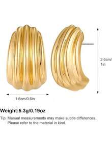 1 Đôi bông tai đinh tán vàng kiểu dáng tối giản, có họa tiết, phù hợp cho nữ giới đeo hàng ngày. - Vàng - Xem 6