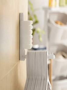 Organizador de perchas plegable de pared (1 pieza): Perchero ahorrador de espacio con ganchos para armario, fácil de instalar, plástico resistente, brazo ajustable de 90°, blanco. Organizador de armario | Perchero plegable | Almacenamiento de fácil instalación, organizadores y almacenamiento para armario, ganchos multiusos. - Blanco - Ver 6