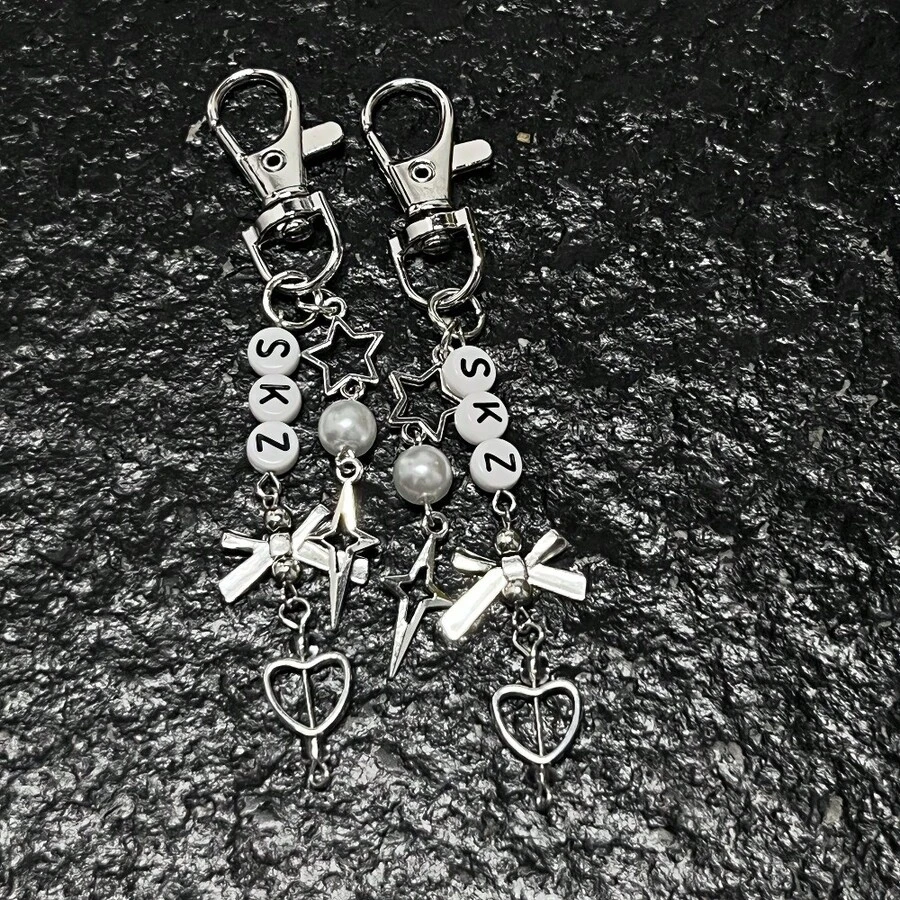 1 个 SKZ 钥匙扣 - K-Pop 风格串珠链，配有心形星星吊饰和 SKZ 字母，采用金色铝合金制成，适用于音乐会纪念品、珠宝礼品、背包装饰 - 完美的情人节礼物 - 彩色 - 查看 1