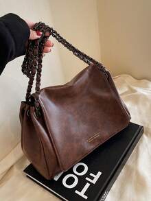 Un versátil bolso de hombro para mujer adecuado para otoño e invierno, con una decoración de logotipo estampado en dorado simple y de moda, un bolso cruzado versátil y de alta gama con una correa de cadena ajustable, adecuado para el transporte diario y las compras de estudiantes universitarios. - Café - Ver 6