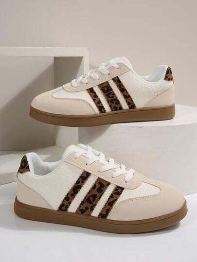 1 par de zapatillas casuales planas con decoración de estampado de leopardo y rayas de contraste de color, adecuadas para estudiantes y la mayoría de las personas, talla 35-43 (corre pequeño medio número)