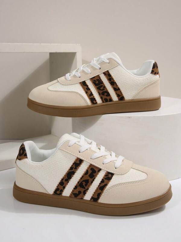 1 par de zapatillas casuales planas con decoración de estampado de leopardo y rayas de contraste de color, adecuadas para estudiantes y la mayoría de las personas, talla 35-43 (corre pequeño medio número)