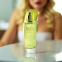 Jafra Navigo Femme Eau de Toilette 50 ml para mujer | Fragancia fresca, femenina y moderna con notas florales y frutales | Aroma versátil para uso diario o ocasiones especiales | Presentación práctica ideal para regalo o colección | Perfume original Jafra que resalta tu estilo y personalidad con elegancia y frescura - Verde - Ver 3