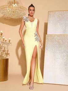 New Women's Three-Dimensional Flower With Shiny Diamond Design Sexy Suspender Sleeveless Slim Fit Sexy High Slit Long Bandage Dress Elegant Women's Wedding, Festival, Dinner Party Dress - Yellow - View 2