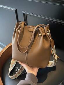 新款时尚小众时尚休闲百搭水桶包，复古经典高品质宽肩带女士单肩包，斜挎包适合工作、约会、购物、日常使用 - 咖啡 - 查看 4