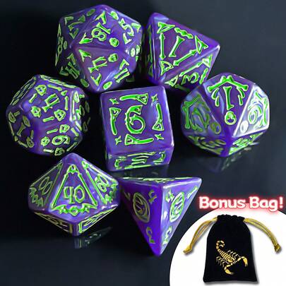 Juego de 7 dados poliédricos con diseños de calavera y calabaza de temática de Halloween, con una bolsa de almacenamiento de dados. Perfecto para juegos de rol, ideal para coleccionar y hace un excelente regalo para Halloween y Navidad.