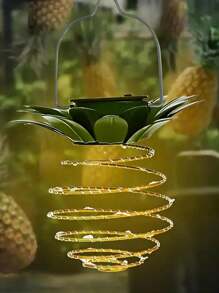 1 件户外太阳能吊灯。可用于户外装饰和家居装饰。它是一种环境装饰灯。它是一种防水太阳能菠萝形灯。适用于户外花园、庭院门廊、草坪、后院、景观小径、露台和其他户外园艺场景。它也是一个很棒的礼物选择。 - 均碼 - 查看 7