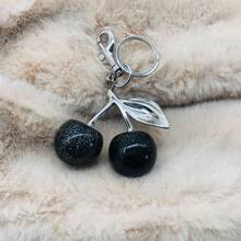 1PC New Fashion Crystal Cherry Pendant Metal Key Chain, Suitable For Daily Wear, For Bag Accessories, Can Send Family Gifts, Friends Gifts, Classmates Gifts, Lovers Gifts, Birthday Gifts, Teachers Gifts, Souvenirs