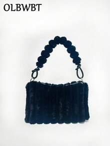 Batik-Plüsch-Umhängetasche, eine luxuriöse Damen-Plüsch-Umhängetasche im quadratischen Design, die charmant, elegant und modisch ist. Sie eignet sich für den täglichen Gebrauch von Frauen, für Veranstaltungen, Hochzeiten, Tanzveranstaltungen, Abendessen/Bankette und kann zu Kleidern, Abendgarderobe, Urlaubskleidern, Geburtstagskostümen, Lässig kleidern und Yogakleidern getragen werden.