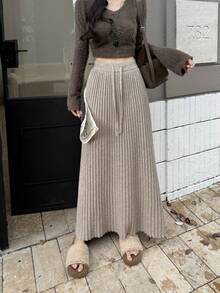 2025新款秋冬羊绒针织抽绳褶裥A字裙，高腰柔软垂坠，修身显瘦过膝女裙