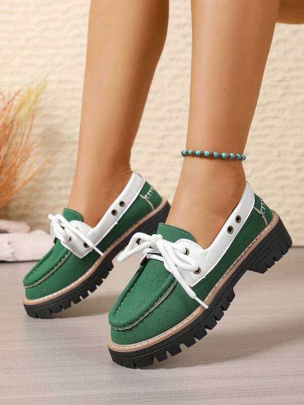 Plus Size Women's Casual Slip-On Loafers, Thick Sole Comfortable & Elegant, Student Shoes, Great Gift For Holidays And Valentines, Metal Eyelet Decor, Classic Retro Lace-Up Moccasins