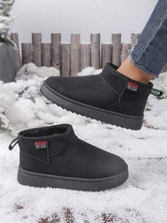 雪地靴，新款冬季加厚保暖短筒套脚靴，少女冬季鞋