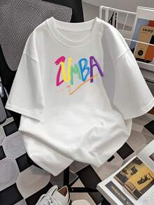 Camiseta gráfica vibrante inspirada en Zumba para mujer con un diseño vibrante de baile y fitness. Cómoda camiseta de cuello redondo, perfecta para entrenamientos en estudio y estilo casual. Tejido ligero para una camiseta deportiva divertida y elegante. Talla extragrande. - Blanco - Ver 2