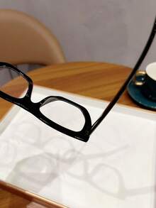 1 Stück Vintage schwarze dekorative Nicht-Rezept-Brille für Damen, geeignet für tägliche Outfit-Kombinationen, Büro, Lesen, Lässig