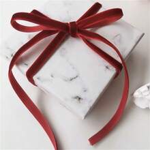 1 szt. 5 jardów luksusowej bordowej aksamitnej wstążki – miękka, jednostronna i trwała, idealna do pakowania prezentów, samodzielnego wyrobu biżuterii, dekoracji choinkowych, aranżacji weselnych i wystroju wnętrz – idealna do rękodzieła i dekoracji, dekoracji walentynkowych, pakowania prezentów