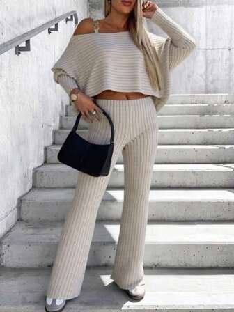 Conjunto de 2 piezas de top ajustado con hombros acanalados y pantalones casuales para mujer de talla grande