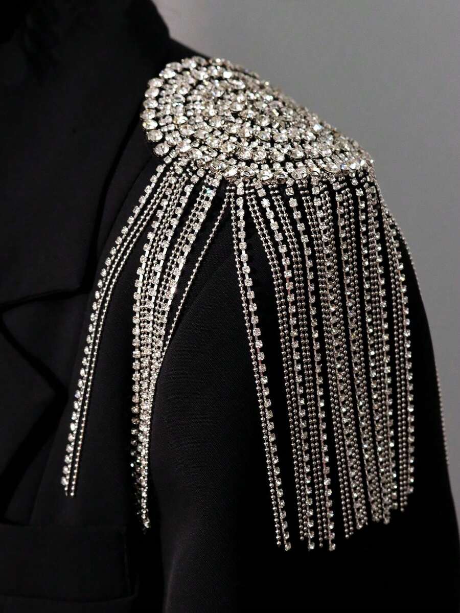 1pc Fashionable Versatile Exquisite Elegant Chic Personalized Luxury Silver Epaulette Accessory For Men, Suitable For Daily Business Commute
