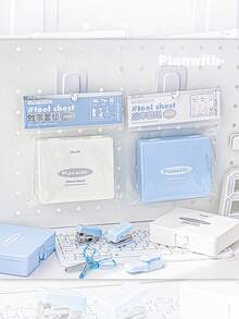 Planwith 效率套装，8 件实用文具 + 精致收纳盒，适用于办公桌和学生桌。工作时，用这套工具装订、裁剪、整理；学习时，用它整齐收纳小工具。将效率工具装进小盒子，就像为您的办公桌配备了一位“效率管家”。这款实用组合适合职场人士和学生，让办公和学习更顺畅，保持桌面整洁，提升效率的同时，也提升了美观度。 - 彩色 - 查看 4