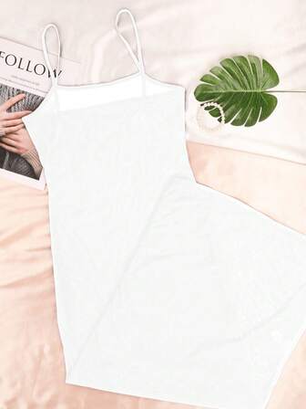 Sexig damklänning i ett stycke, ren färg, transparent, lätt transparent, bekväm elegant, förförisk festlig stil, festklänning för julkvällar och romantiska tillfällen.