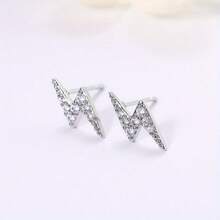 Edgy Lightning Golden Zirconia Studs With Prismatic Brilliance -  Accessories For Street Commute, Concerts & Night Events - golden - 查看 9