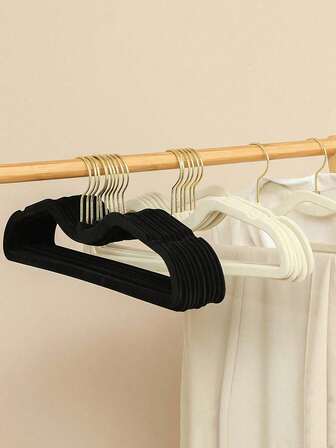 10pcs Short Flocked Plastic Hangers, Sturdy , Space-Saving 6cm/2.36in, Non-Bulging Shoulders, Non-Slip Design, Curved Shoulders, Suitable For Home, Dorm