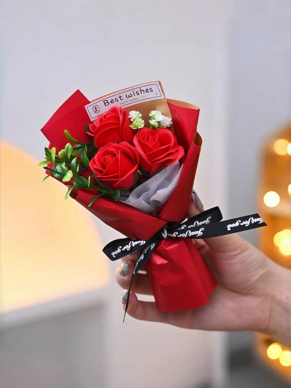 1 طقم باقة زهور اصطناعية يتضمن 3 وردات ورقية و1 زهرة صابون (مع حقيبة هدايا) - ديكور المنزل، ديكور سطح المكتب، ديكور غرفة النوم والحمام، ديكور المكتب، وديكور العطلات، حقيبة هدايا سميكة بطبعة مطفية، تأتي مع بطاقة شكر وشريط - مناسبة كهدية عيد ميلاد أو ذكرى زفاف، وأيضًا لعيد الأم أو عيد الحب، تذكارات الزفاف، ديكور طاولة حفلة العطلات، هدية عيد الميلاد