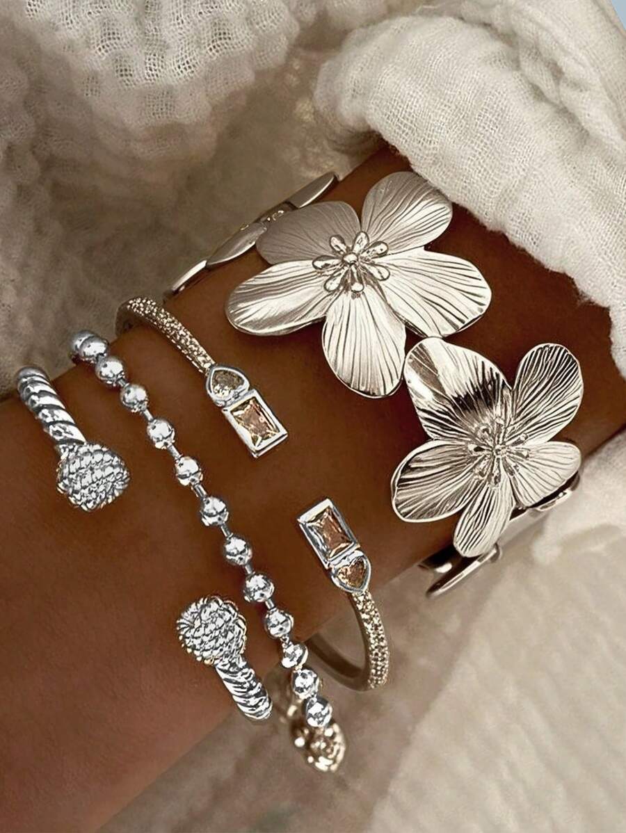 1pc Vintage Elegant Floral Design Metal Feeling Wide Bangle, Adjustable Chunky Cuff Bracelet, Suitable For Women As Holiday, Party, Date, Gift, Daily Wear