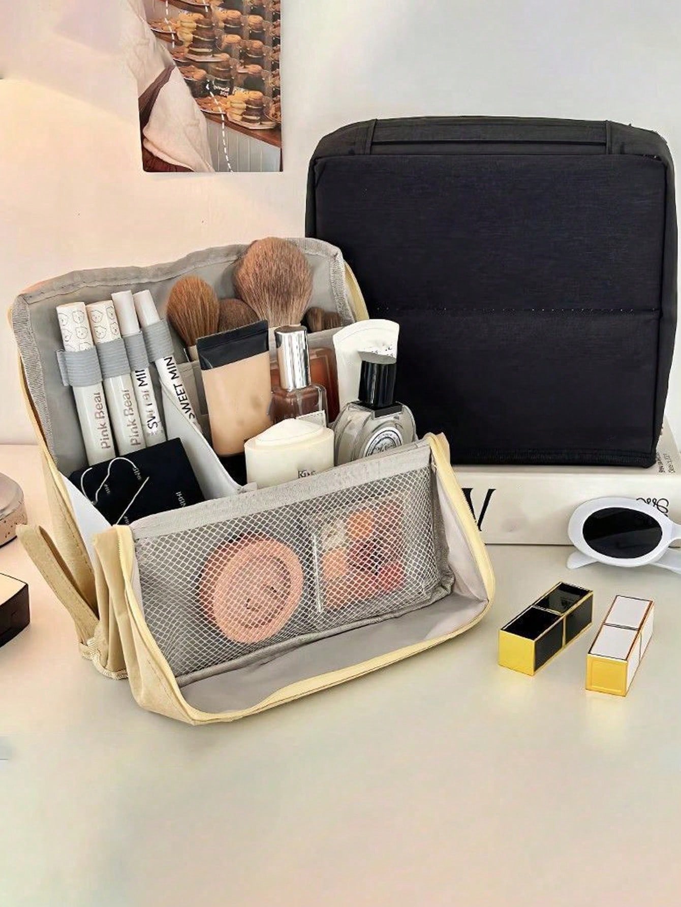 حقيبة مكياج عمودية كبيرة السعة - منظم مستحضرات الت...