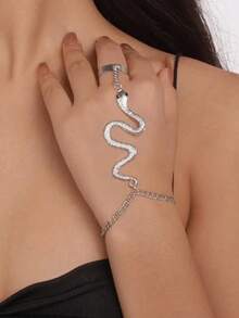 1pc Gothic Exaggerated Snake Shaped Hand Chain, Retro Personalized Ring Hand Chain Bracelet For Women