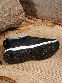 1 Pair Women Casual Quilted PU Leather & Faux Fur Patchwork Round Toe Flat Outdoor Shoes, Winter