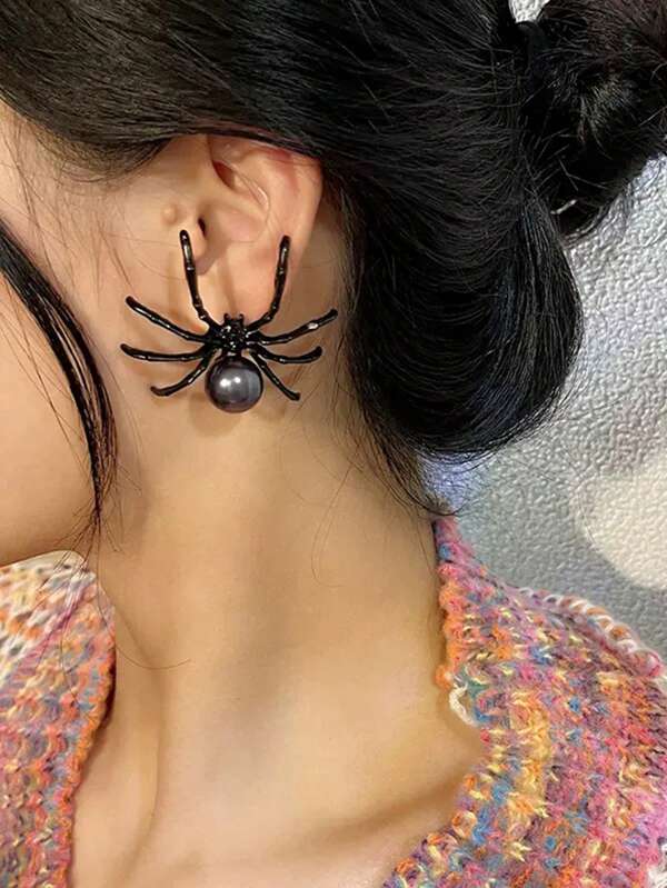 1 Pair Of Exaggerated Dark Retro Punk Personalized Simple Halloween Black Spider Alloy Pearl Earrings And Stud Earrings. Suitable For Wearing On Festivals