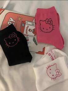 Sanrio 3 perechi de șosete Sanrio drăguțe cu Hello Kitty - șosete și ciorapi de damă moi, respirabile și confortabili în stil japonez cu modele drăguțe de personaje de desene animate. Șosete moi, respirabile, confortabile, cu tub mediu, respirabile și confortabile, lavabile la mașină - roluri multiple, potrivite pentru toate anotimpurile, șosete elegante, potrivite pentru adidași de exterior, accesorii de călătorie excelente pentru ținute în aer liber, cadouri pentru prieteni și cupluri.