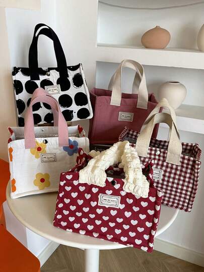 1 Piece Cute Insulation Lunch Box Tote Bag Large Capacity Food Storage Bag With Handle Love-Shaped Print Camping Snack Storage Handbag Food Container Storage Bag Lovely Flower Pattern Lunch Bag Black Dots Print Picnic Snack Bag Plain Camping Food Storage Bag Portable Lunch Box Bag Picnic Accessories School Accessories Travel Accessories Classroom Organizer Bags Home Essentials Gifts For Teachers, Friends And Family Lunch Bag For Women Lunch Box For School