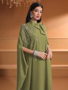 Áo choàng Abaya Ả Rập thanh lịch đính cườm và thêu tinh xảo, cổ áo cà vạt màu trơn dành cho nữ - Quả xanh - Xem 2