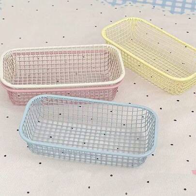 奶油色 Ins 风格铁艺小收纳篮，简易办公桌收纳盒，用于化妆品、办公用品收纳，适合返校使用