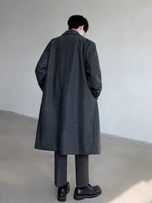 男士长袖过膝风衣，经典商务休闲风格，垂坠感极佳，尽显高贵优雅气质，双排扣设计更添复古魅力，秋季必备单品。