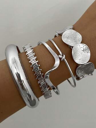 17KM 1pc/5pcs Women's Vintage Exaggerated Geometric Round Disc Asymmetrical Wave Design Wide Metal Old Coin Style Layered Bangle Bracelet Set, Suitable For Daily Wear And Party Gift