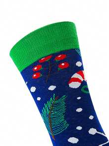 1 Pair Of Men's Christmas Themed Medium Length Socks, With A Blue Background And Green Pine Branches And Red Berry Patterns, Creating A Strong Festive Atmosphere, Comfortable, Making It The Preferred Holiday Gift - Multicolor - View 5