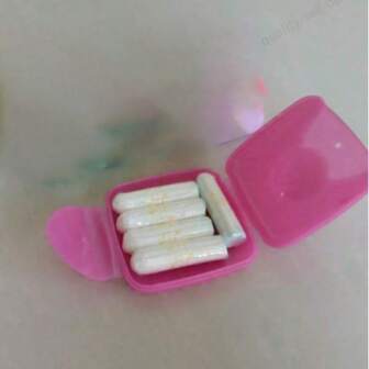 1pc Square Tampon Holder Box With Lock And Flip Cover, Waterproof Plastic Mini Travel Convenient Storage Case For Women, Holds 6 Slim Tampons Only