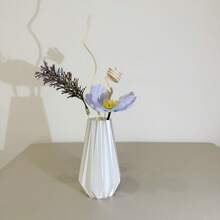 1 set Vase à fleurs sèches texturé soie imprimé en 3D - Style nordique minimaliste Ins, design abstrait rétro torsadé, vase de luxe léger imprimé en 3D pour les compositions de fleurs sèches, décorations pour la maison, accents de table pour le salon/la chambre/l'entrée, décoration de mobilier nordique simple, vase d'art abstrait pour la décoration florale et l'aménagement intérieur minimaliste, idéal pour le style Ins, la décoration de la maison et les idées de cadeaux créatifs