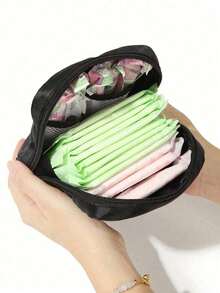 1个卫生巾收纳袋，便携式整理包，大容量，简约风格，可收纳卫生巾、护垫和卫生棉条，女生必备，外出携带非常方便