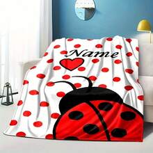 1PC 280gsmPersonalized Ladybug Print Flannel Throw Blanket – Custom Name Cozy Fleece Throws For Sofa, Bed, Office, Outdoor, Camping – All Seasons Cartoon Style Multipurpose Blanket – Machine Washable, Gift For Friends, Family, Customizable Gift – 1pc - 彩色 - 查看 4