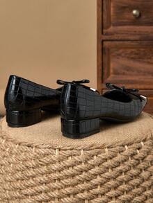 MonaNise 女士方头 3 厘米高跟鞋，适合工作、通勤、晚宴，复古蝴蝶结装饰，海军蓝，时尚百搭的休闲一脚蹬鞋 - 黑色 - 查看 5