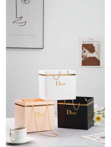 1PC Festivals Party Flower Paper Box Bouquet Storage Bucket, Florist Packaging Bag With Metal Chain, Handbag Style Wrapping Basket Ideal For Weddings, Parties, Festivals, Flower Storage, Bouquet Wrapping, Florist Shops, Gift Bags, And Elegant Packaging For Gifts To Loved Ones And Friends