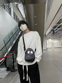 1 件 PU 拉链可爱鬼魂单肩斜挎包，满足存放纸巾、钥匙、化妆品等物品的需求，肩带可调节，适合日常使用，理想的节日礼物