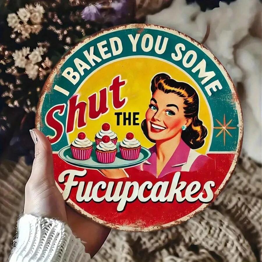 Bake Quiet "Vintage Hush-Hush Cupcakes" Wall Decor - Cafe & Bar - 彩色 - 查看 1