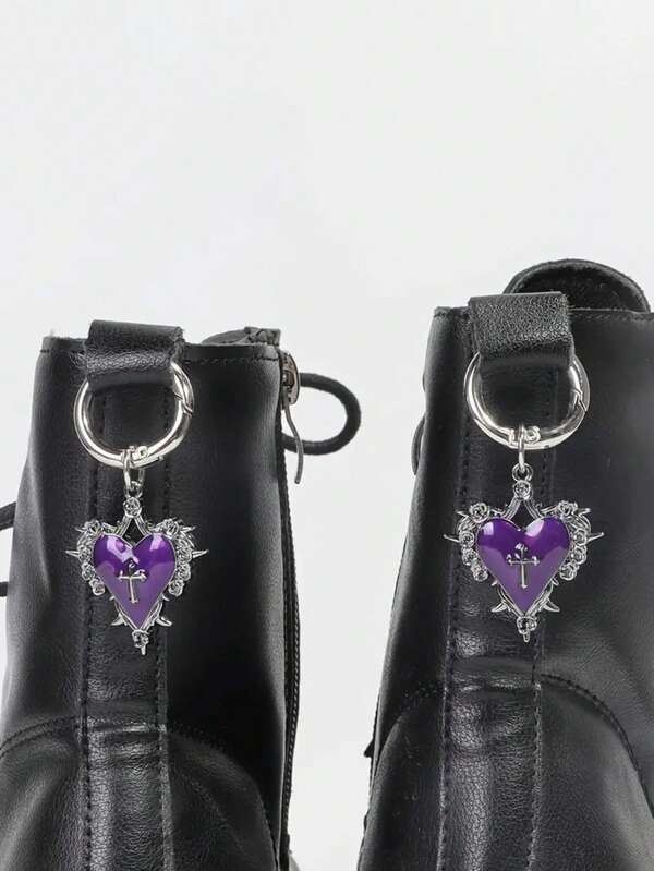 2 piezas Encantos de zapato con forma de corazón de estilo gótico de aleación de zinc, decoraciones DIY para zapatos y botas, clips colgantes para zapatos, adecuados como regalos para amigos, regalos de Halloween, accesorios de Halloween, accesorios para botas, tacones