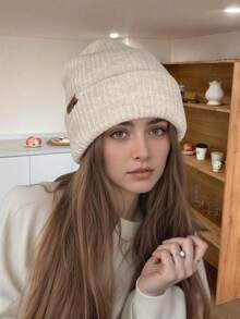 1pc Women's Knit Beanie Hat With Small Leather Patch, Warm Ear Protection, Versatile For Autumn/Winter, Suitable For Outdoor Activities