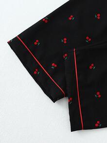 طقم بيجامة مطبوع بالكرز 2 قطعة، ملابس علوية بياقة وأزرار طويل الأكمام وبنطلون، ملابس نوم وملابس منزلية للنساء، مناسب للخريف/الشتاء